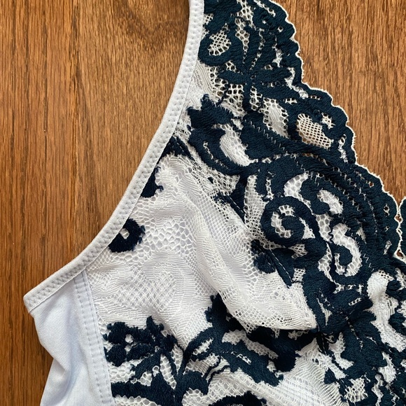 NWT Wacoal Embrace Lace™ Wire Free Bra - Picture 3 of 5